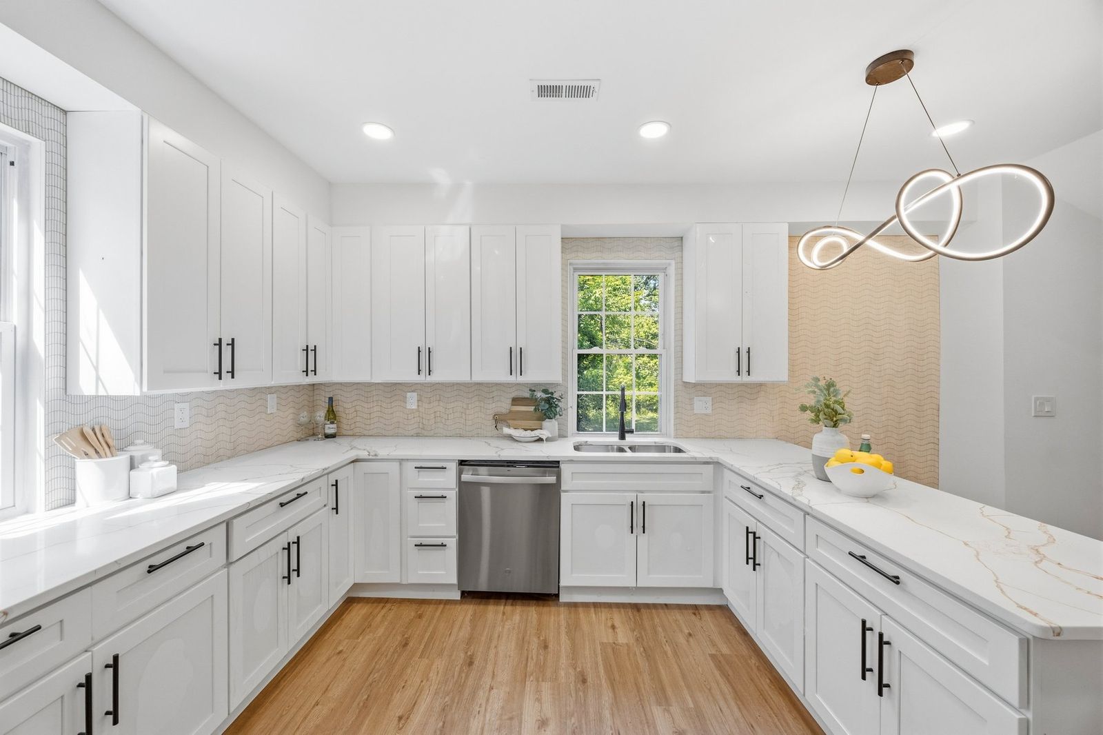 521 Brightfield Rd kitchen